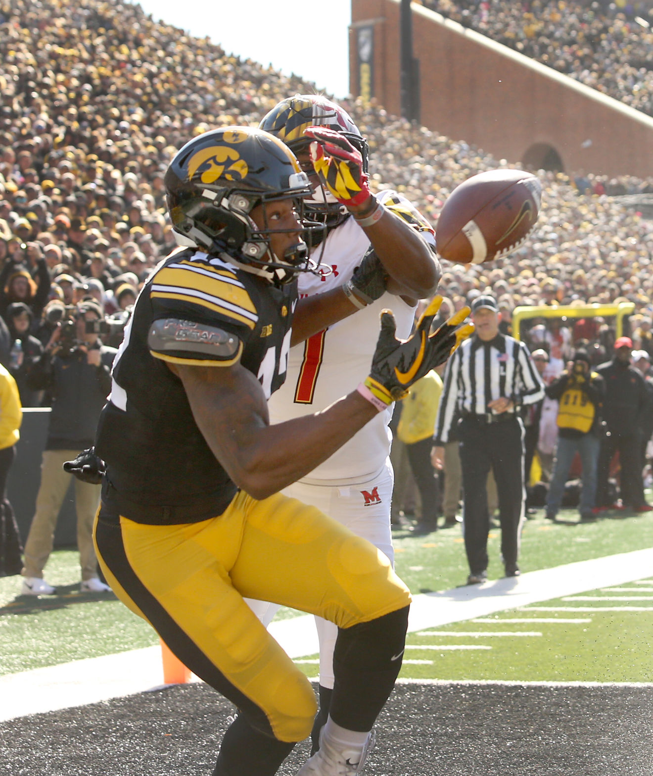 102018-Iowa-Maryland FB-002